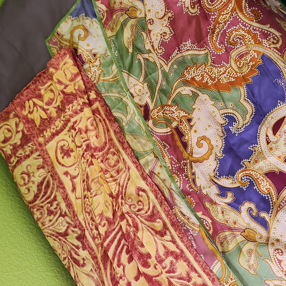 Head scarves - Picture 2 of 2